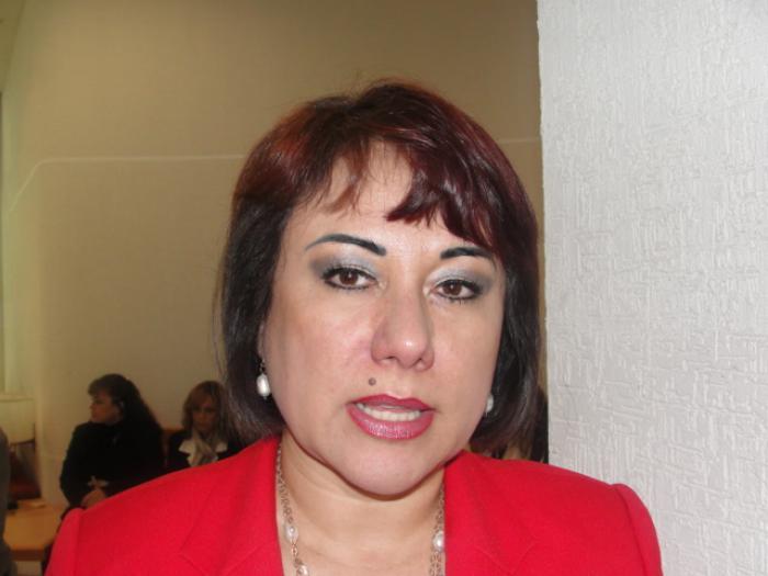 Guevara llama berrinchudas a legisladoras